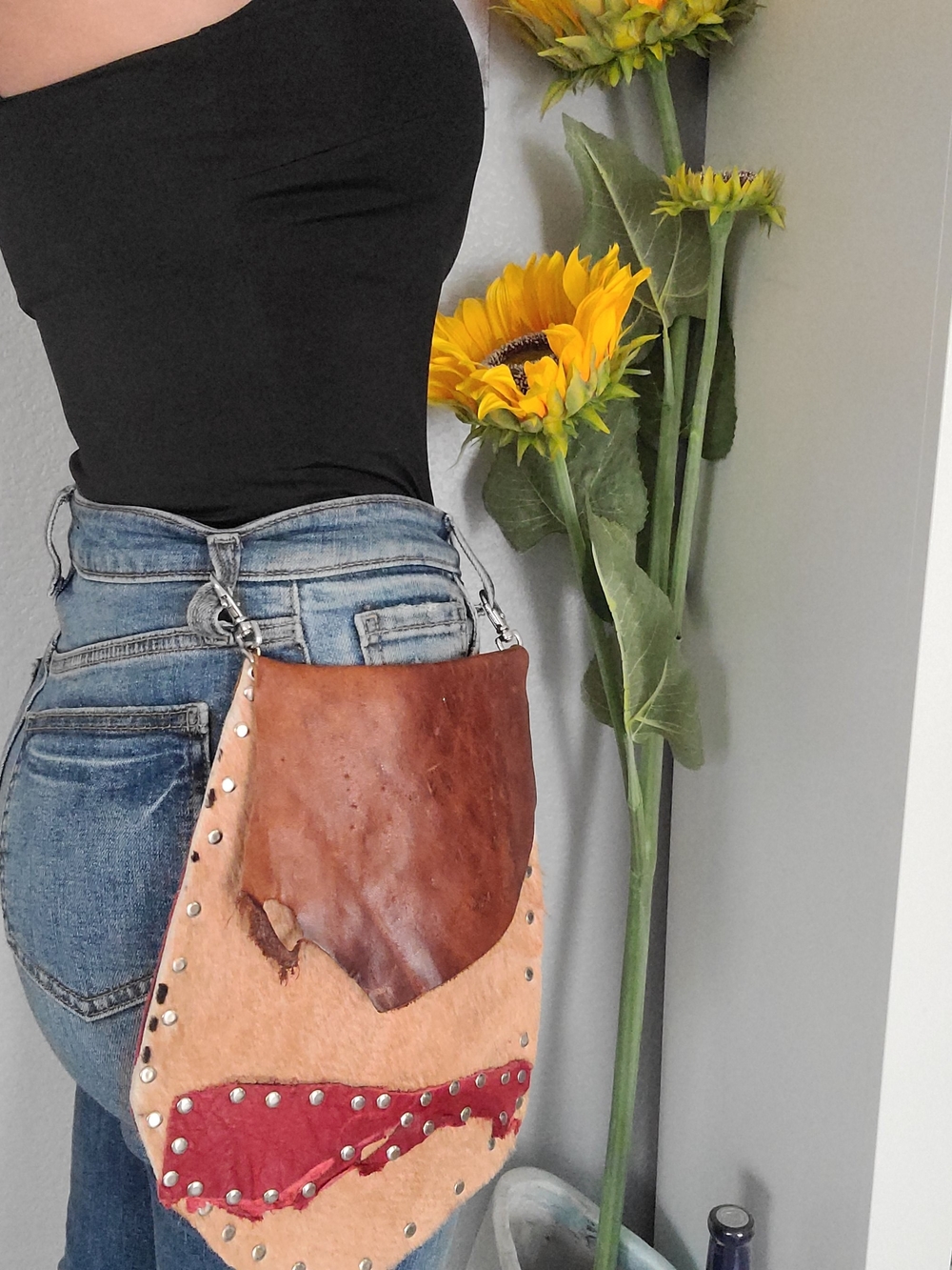 Leather Hip Pouch Belt with Spikes and Red Accent - Picture 7 of 9